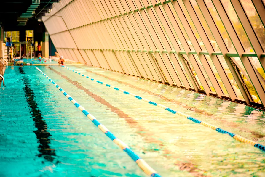 河东成人混凝土钢结构游泳池项目